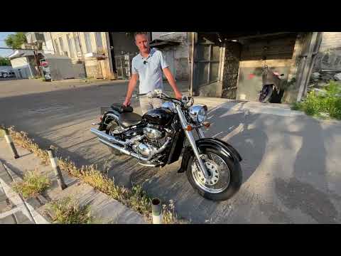 Видео: Осмотр мотоцикла Suzuki Intruder 400 с пробегом 15000 км