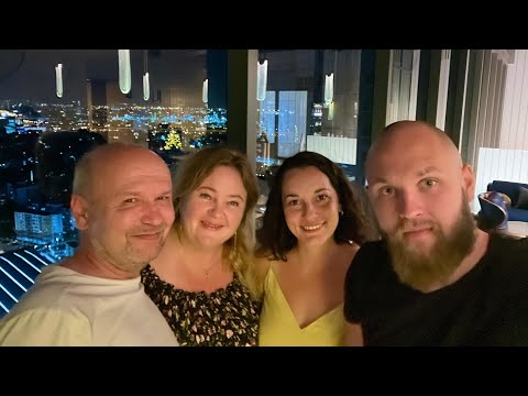 Видео: #27 Встреча в Бангкоке с детьми! Отмечаем ДР Игоря с топором. Идеальный отель INNSIDE by Melia