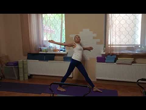 Видео: Утренняя зарядка. Кифоз. Сутулость. Красивые руки.