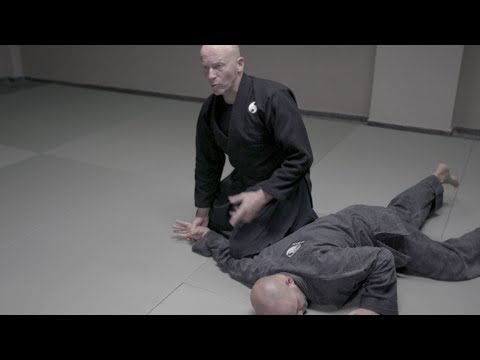 Видео: Объяснение захвата руки Ниндзюцу Ура гьяку - AKBAN Core