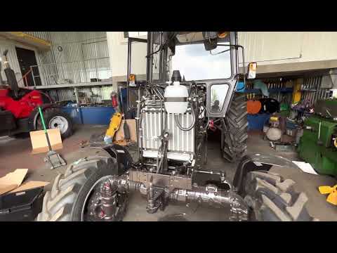 Видео: Жара! Ставим кондиционер на Беларус-82.1 / Небольшие секреты установки