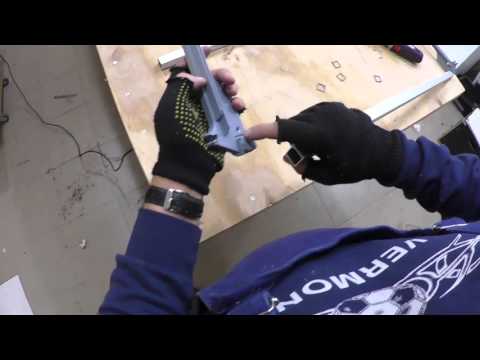 Видео: Навесной кухонный шкаф с сушкой для посуды