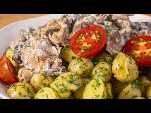 Видео: Любимое блюдо из молодой картошки и лесных грибов. Лисички со сметаной. Готовим дома.