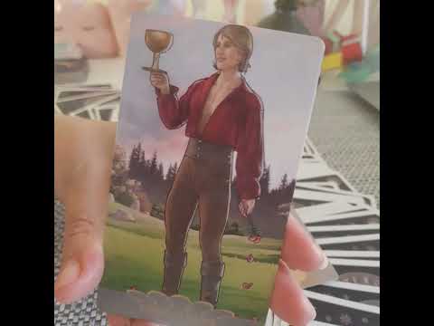 Видео: 💭💋Кой си мисли доста за мен напоследък...? 🪐💌⏳🤷‍♀️🥰 и Послания за мен📩🌻🍀 #tarot #tarotreading #таро