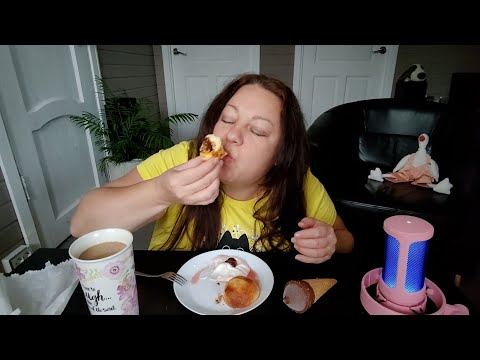 Видео: Мукбанг Сырники с шоколадной начинкой 🍪 Мороженое рожок 🍦