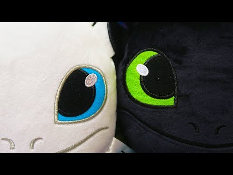 Видео: Беззубик & Дневная Фурия МАГНИТ АКЦИЯ ПРИРУЧИ ВСЕХ ДРАКОНОВ полный обзор акции Подушки Игрушки