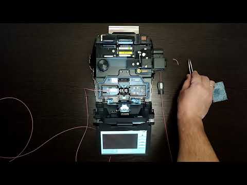 Видео: Сварка оптоволокна на аппарате Ilsintech SWIFT K33А с магнитными держателями HS-900