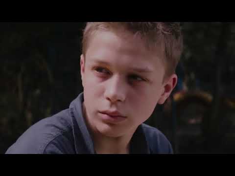 Видео: Deesmi, Onlife — Влюбился в неё | "14+ История первой любви"