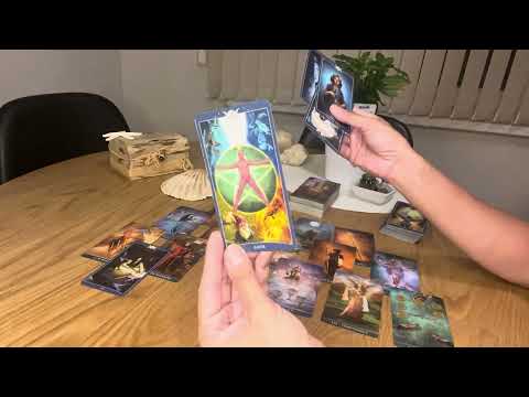 Видео: 💋 Някой иска да Ви каже нещо! 💋#таро  #tarot  #тароонлайн #тарорийдинг