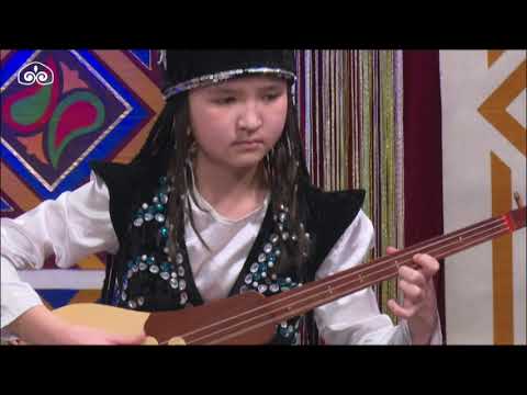 Видео: Эмиля Качиева  / "Чоң Кербез", "Улуу тоолор" күүлөрү / Таңшы комуз телесынагы