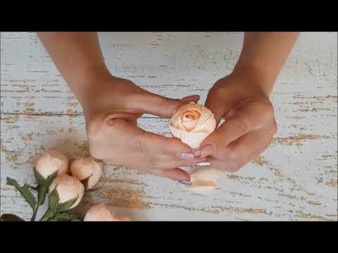 Видео: Маленькие розы из гофрированной бумаги DIY Mellas // Small paper roses