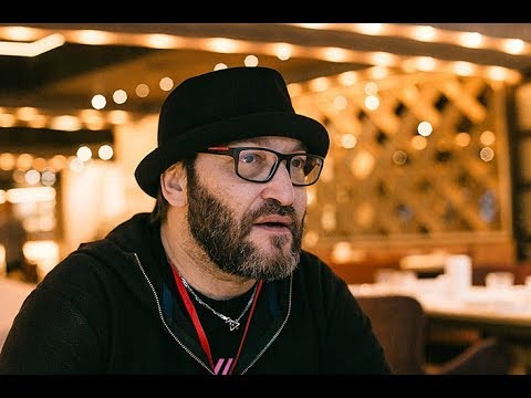 Видео: Михаил Козырев читает «Жизнь» Кита Ричардса | Невавилонские чтения
