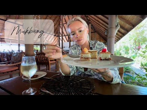 Видео: All Inclusive in Medhuhufushi Island Resort Hotel🍜 Что готовят на Мальдивах? Мукбанг Lunch menu