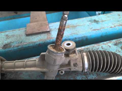 Видео: Peugeot 107. ремонт рулевой рейки. пробег 25 тысяч! часть 1.