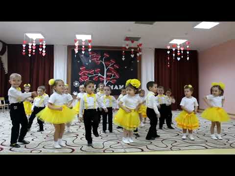 Видео: Танец "Лялечка" вторая младшая группа "Колокольчик"