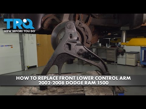 Видео: Как заменить передний нижний рычаг подвески Dodge Ram 1500 2002-2008 годов