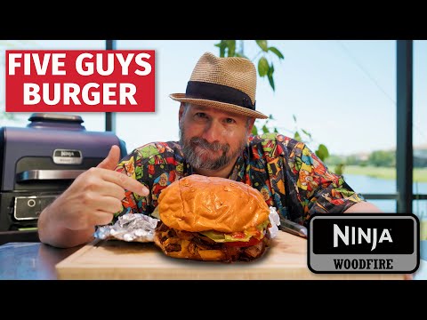 Видео: 🍔 А можно ли приготовить бургер FIVE GUYS дома? Папа пробует приготовить его на гриле Ninja Woodf...