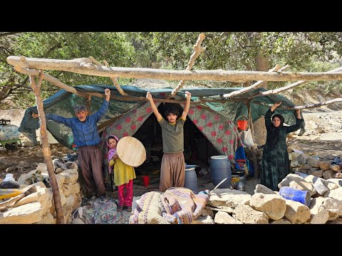 Видео: Строительство кочевого горного убежища | Настоящая кочевая жизнь, установка палатки и защита семьи.