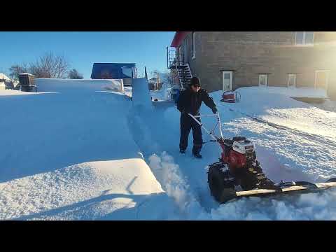 Видео: снегоотвал лопата на мотоблок