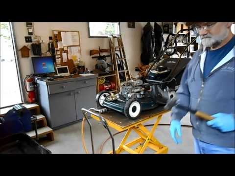 Видео: Тянет ли трос вашей газонокосилки назад?