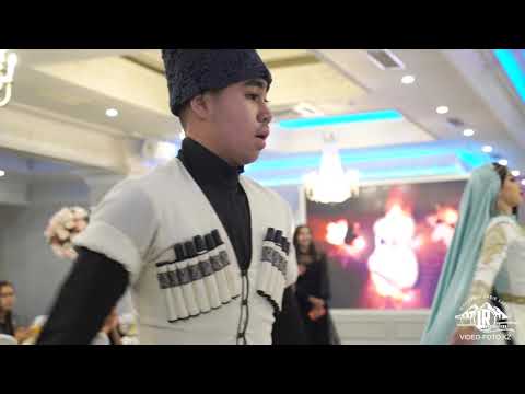 Видео: Выход жениха и невесты под лезгинку💃