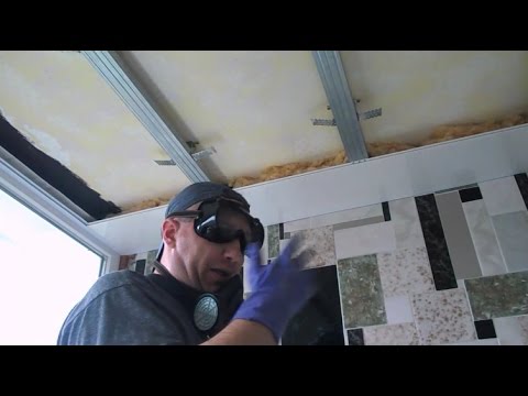 Видео: ПЛАСТИК   /  МОНТАЖ  /  УТЕПЛЕНИЕ  /  Потолок лоджии  / PVC Ceiling Cladding installation