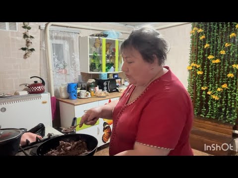 Видео: Готовлю вкуснейшую свиную печень.Делаю домашний творог.Разбираю свинину на кости.#Домашняя готовка. 