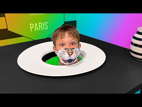 Видео: ВЛОГ Музей иллюзий в Париже от Макс и Катя