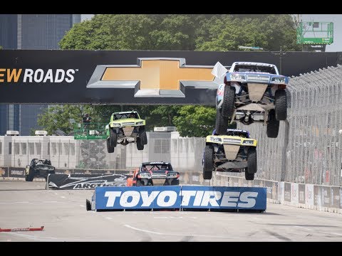Видео: Детройт 2017 - Стадион SUPER Trucks - CBS Sports Network