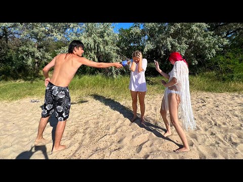 Видео: ПЛЯЖ !!!ССОРА ЛЕРЫ И МАКСИМА !!! ЧТО СЛУЧИЛОСЬ?!..