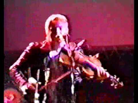 Видео: Ночные Снайперы - акустический концерт ("Б2", Москва, 30.12.2001)