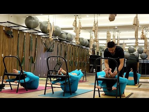 Видео: 30-минутные подборки упражнений на стуле для снятия стресса и расслабления. | Йога Айенгера | Кор...