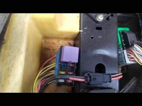 Видео: Затопило Renault Scenic 2, чистка дренажей, ремонт разъема R2