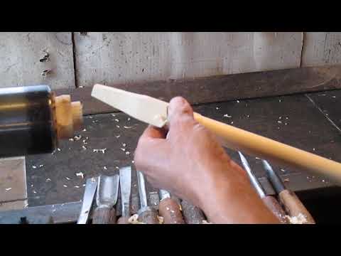 Видео: Учимся профессионально точить древесину № 65. Резец для круглых палок.
