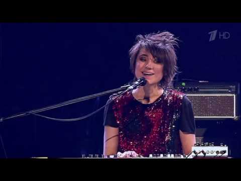 Видео: Земфира - Бесконечность (Первый канал, концерт "Маленький человек", 3 апреля 2016)