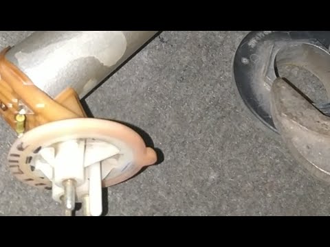Видео: Датчик уровня топлива Mercedes W124