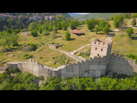 Видео: 10000 КРАЧКИ: ХЪЛМЪТ "ТРАПЕЗИЦА" ВЪВ ВЕЛИКО ТЪРНОВО  (2024)