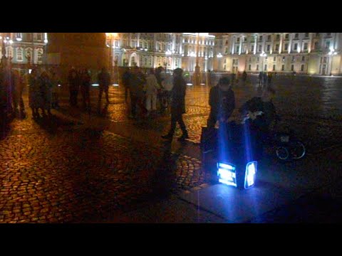 Видео: Уличные музыканты Питер Николай МУЗАЛЁВ, Петя и Китаец 8 ноября ч1 - Перемен поет китаец юмор