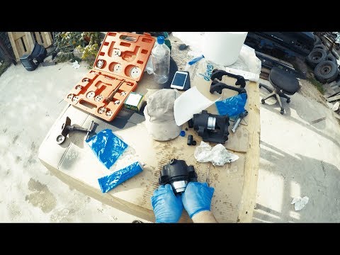 Видео: Сборка передних суппортов BMW e34 540 Собираем суппорт из новых ремкомплектов #9