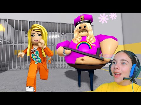 Видео: БАРРИ стал ДЕВУШКОЙ в ROBLOX!