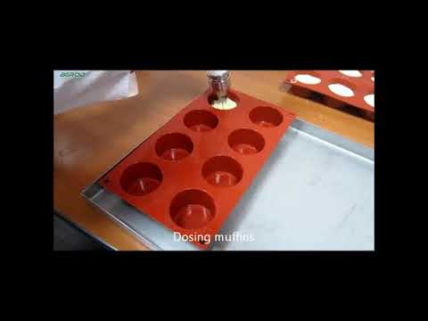 Видео: Как начинить начинку? Поможет шестереночный дозатор COMBI фирмы CONFIMEC. Шприц-дозатор.