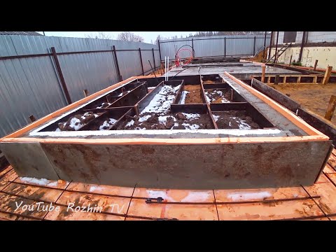 Видео: ЭТО ЧТО-ТО НЕВЕРОЯТНОЕ! Зимняя теплица в СУРОВОМ климате / Часть1. Утепление фундамента Пеноплэксом