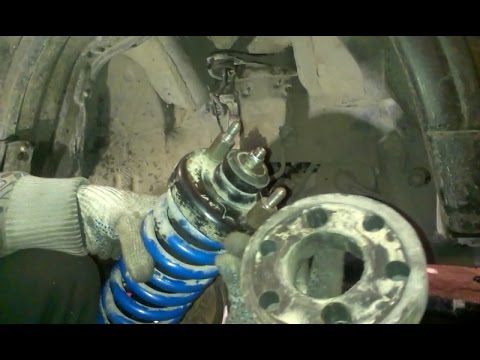 Видео: Замена передних стоек на Honda CR-V RD1, RD2 1996-2000 г.в.