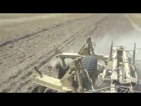 Видео: (ВИДЕО-6) JD 8400 и ФРЕГАТ 4,2 и снова дискование!!!