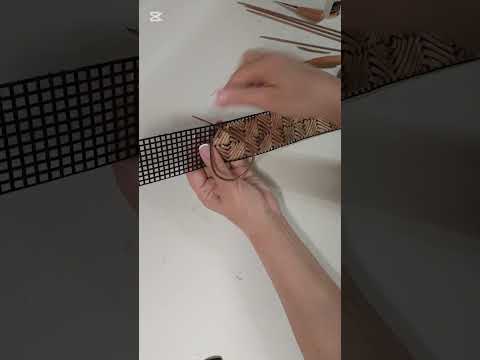 Видео: Плетение на канве. Подхват для штор. Часть 1. Бумажная лоза.