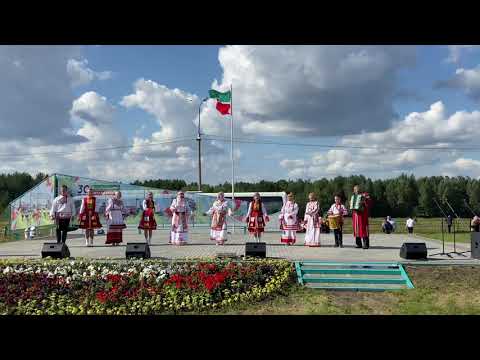 Видео: Народный чувашский ансамбль выступил в городе Набережные Челны в честь праздника Татарстана