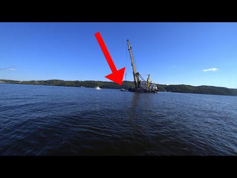 Видео: НА РЫБАЛКЕ СТАЛИ СВИДЕТЕЛЯМИ ПОДЪЁМА НЕДАВНО ЗАТОНУВШЕГО СУДНА НА ВОЛГЕ С ЛЮДЬМИ.