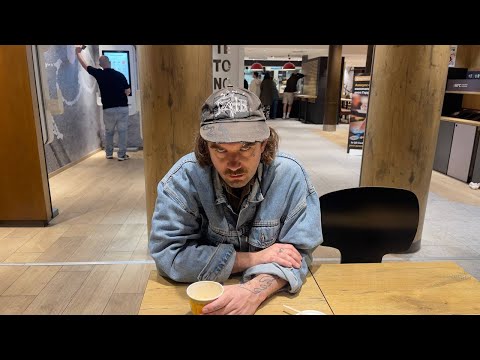 Видео: "От артиста к изгнанию" (From Artist To Exile) (RUS dub) интервью Арсений Морозов