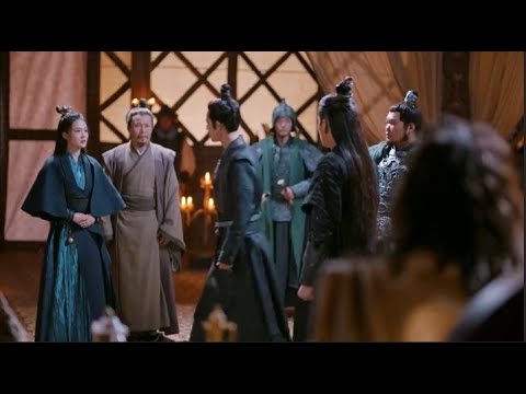 Видео: Истинная личность девушки, над которой издевались, была дочерью принцессы, и всех это впечатлило.