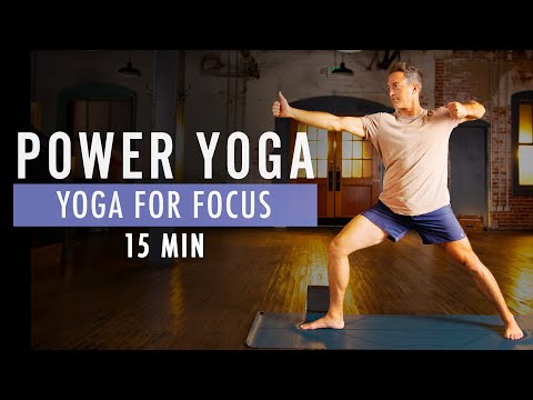 Видео: 15-минутная йога для концентрации: йога для центрирования тела и разума